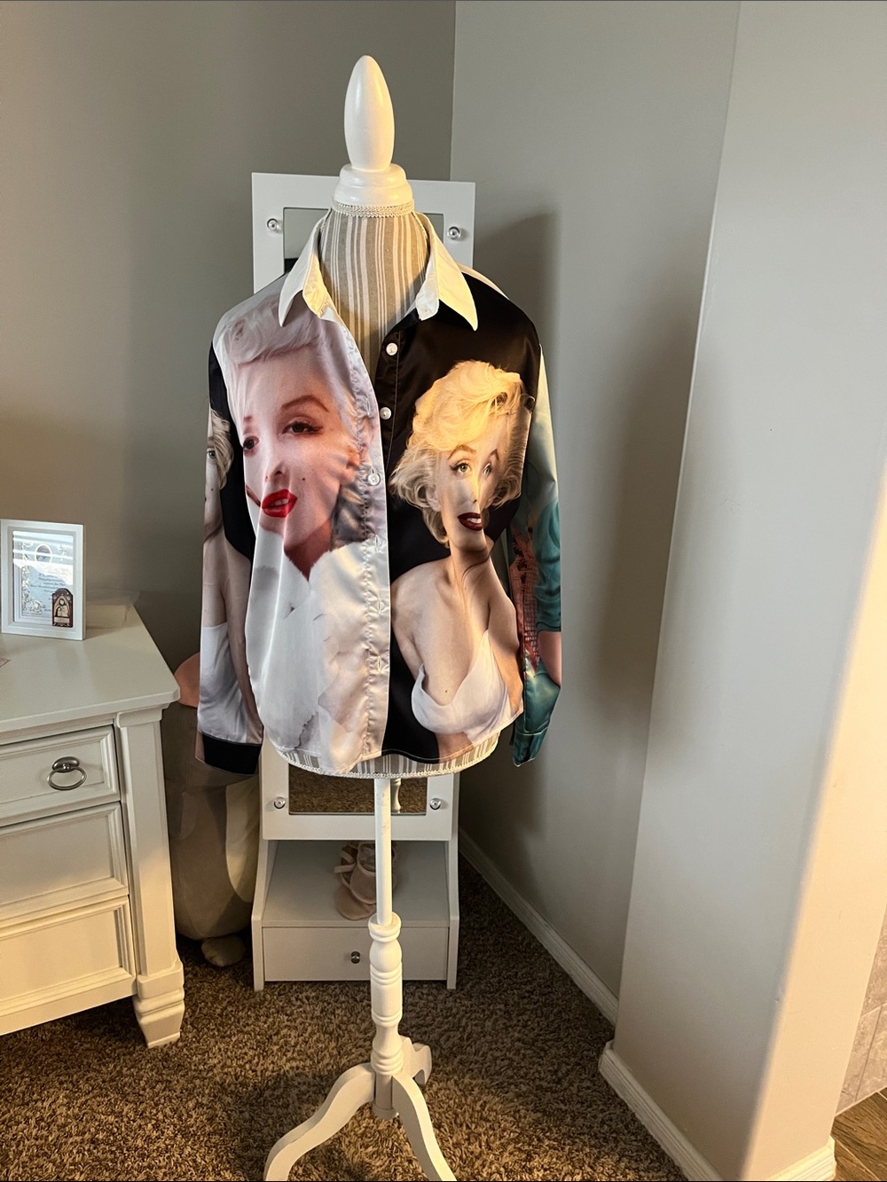 Graphic Marilyn Monroe Button-Up Shirt in Black & White